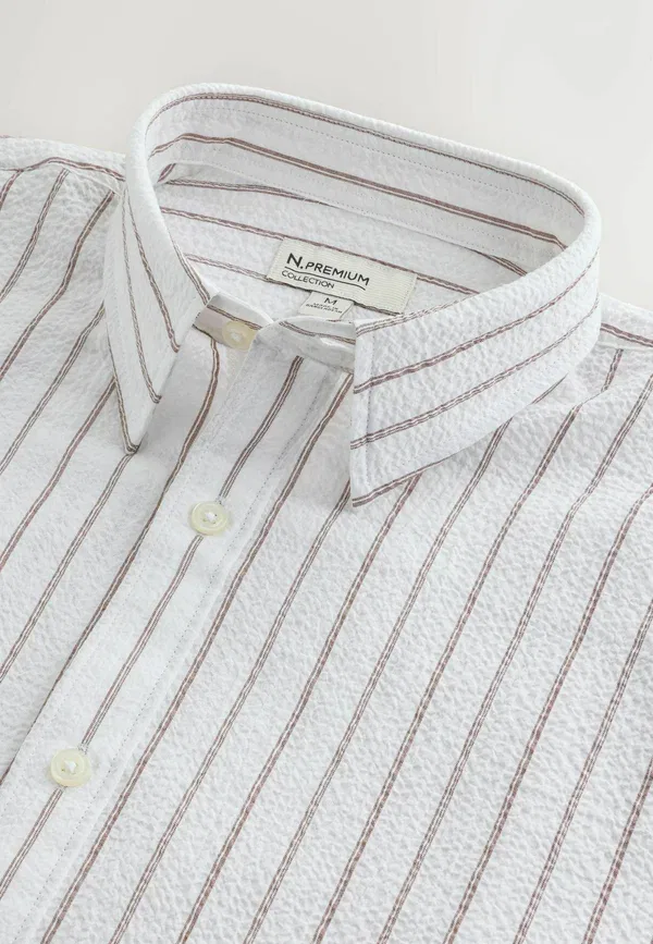 Рубашка Next Regular Fit Seersucker Short Sleeve Smart Shirt, нейтральный — фото 2