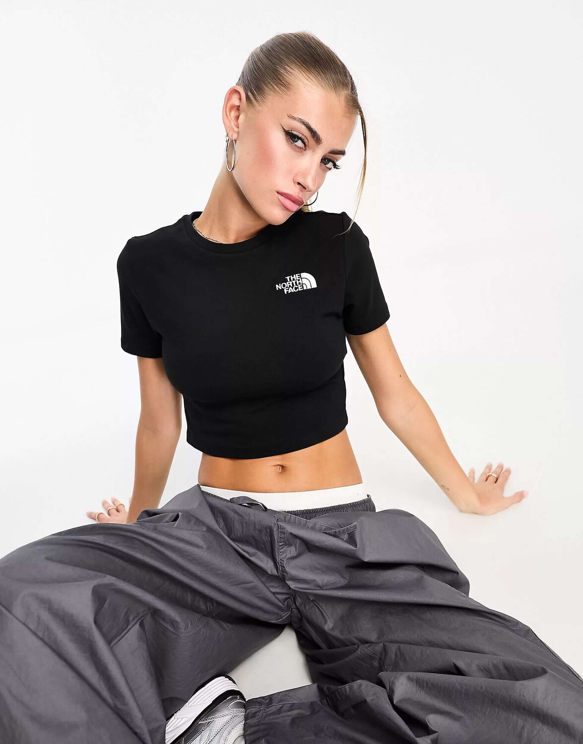 

Черная укороченная футболка приталенного кроя The North Face Simple Dome