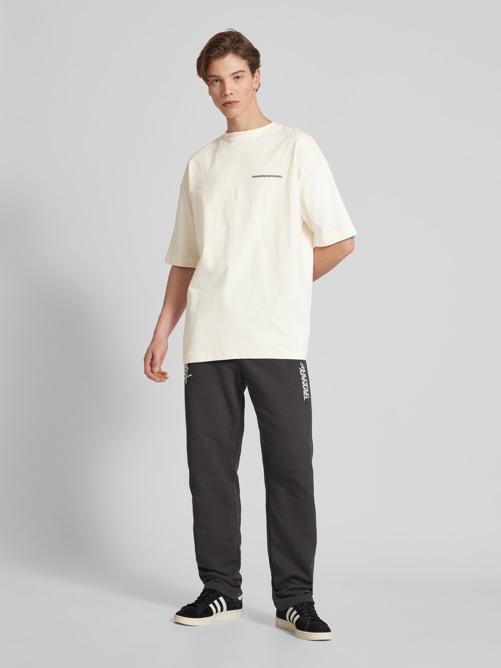 

Футболка свободного кроя с круглым вырезом Multiply Apparel, кремовый