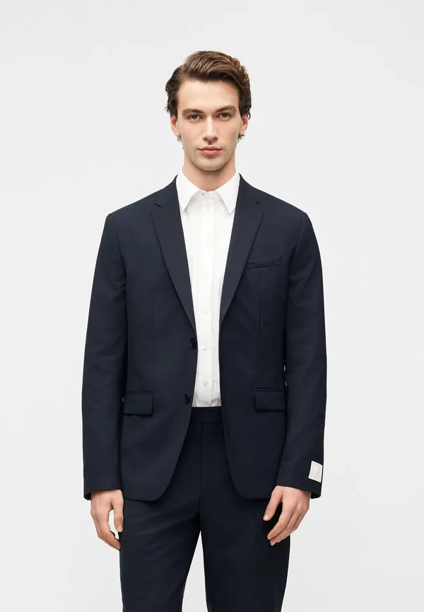 Классический итальянский классический пиджак. Calvin Klein, Dark Sapphire