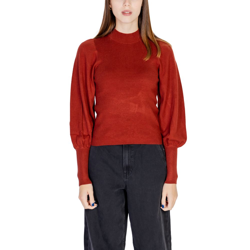 

Красные вискозные топ и футболка Vero Moda
