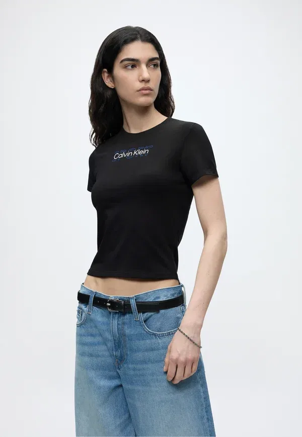 Футболка Calvin Klein Commuter baby tee print, черный — фото 4