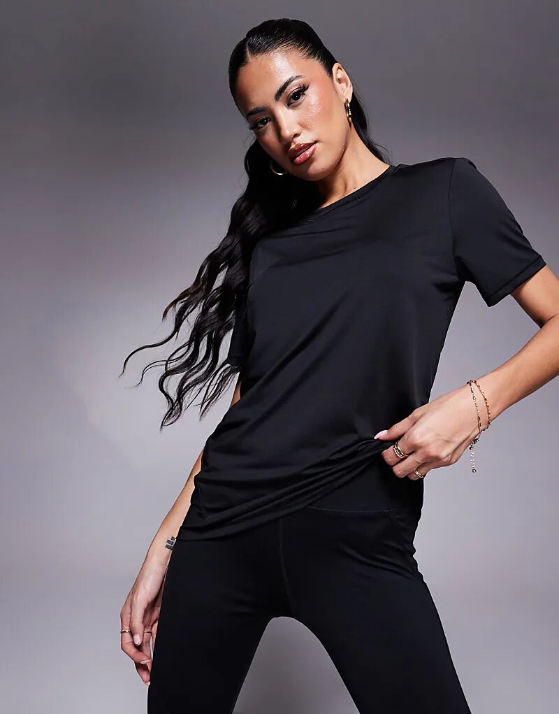 

Футболка Icon quick dry performance черного цвета ASOS 4505