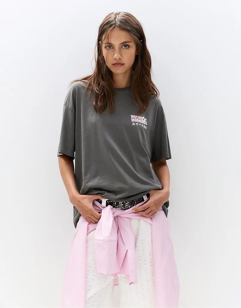 

Футболка Pull&Bear Mochis выцветшего черного цвета