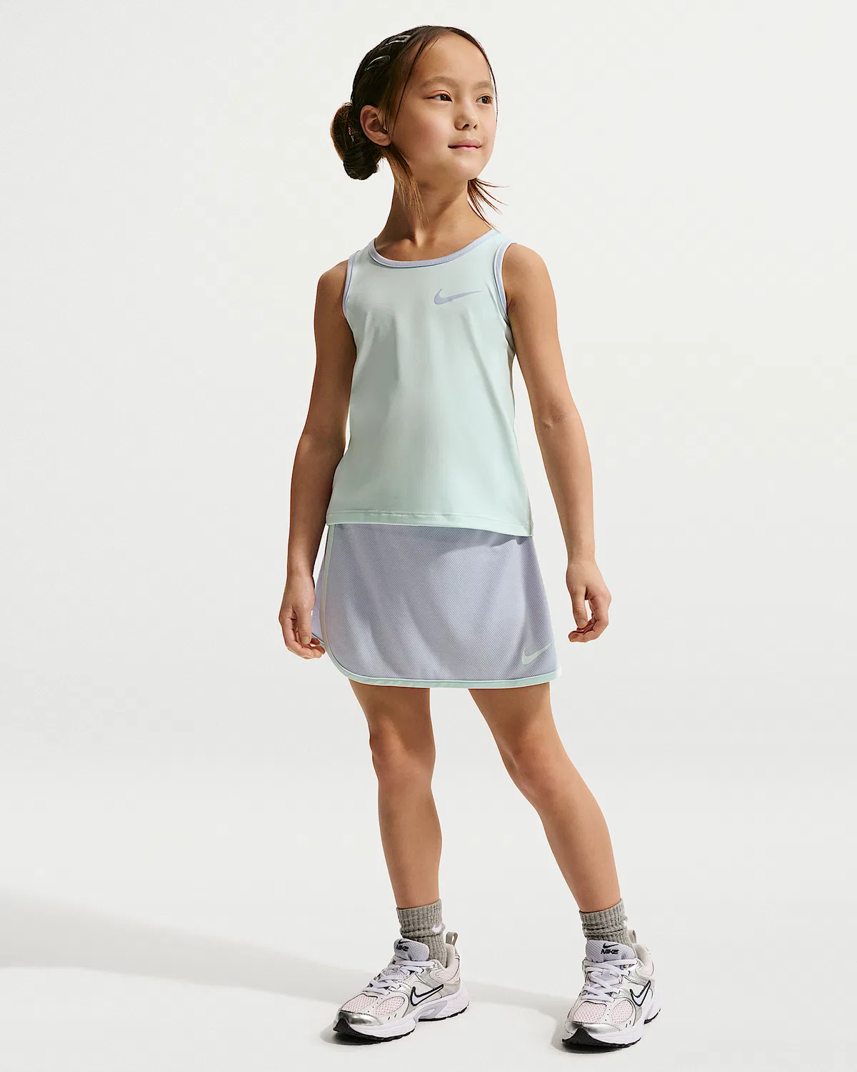 Детский набор для самоката Nike Little Kids' Dri-FIT Colorblocked 2-Piece Scooter Set, Ghost