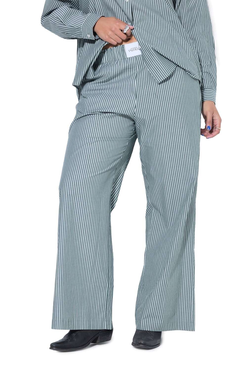 

Studio Untold Широкие брюки в темно-зеленом цвете