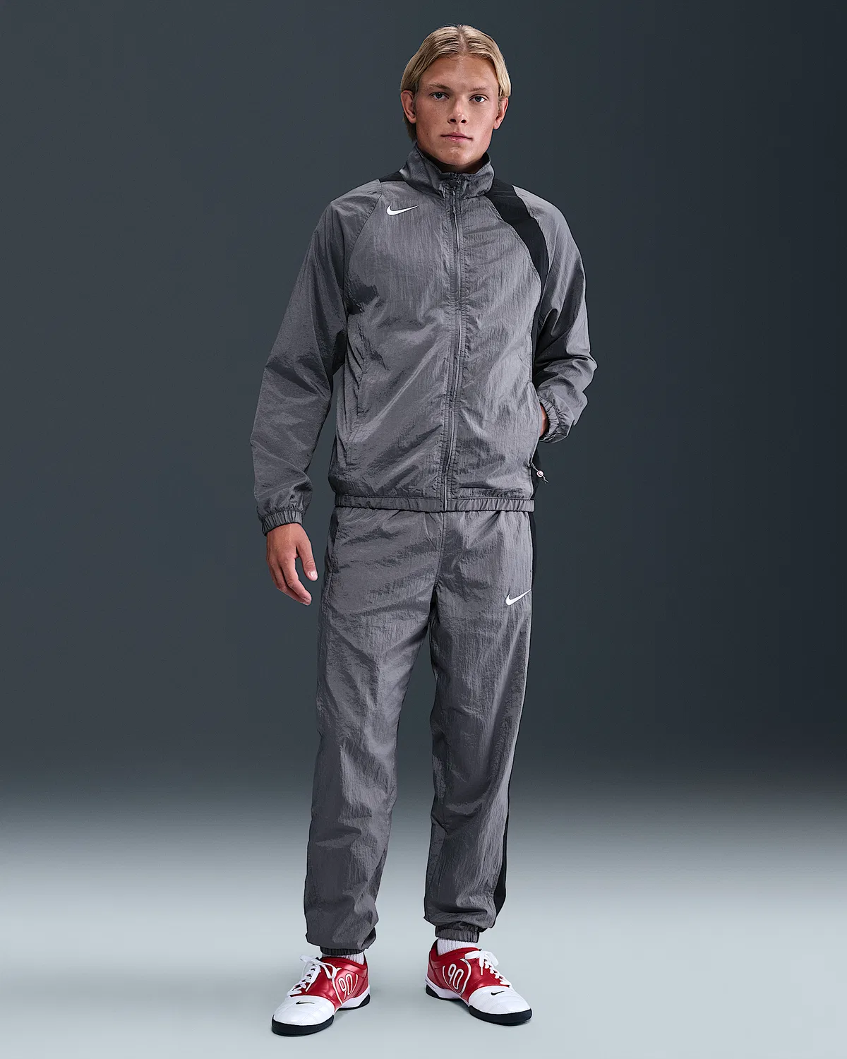 Мужская ветровка Nike Total 90 Repel Soccer Track, Light Graphite/Black/Sail — фото 4