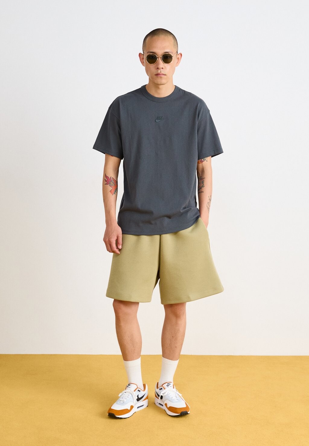 

Базовая футболка TEE Nike, антрацит