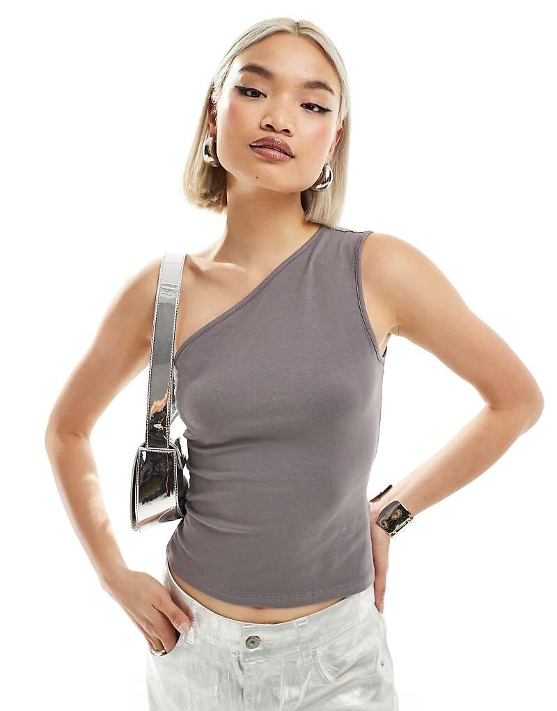 

Weekday – Cindy – коричневый топ на одно плечо, эксклюзивно для ASOS