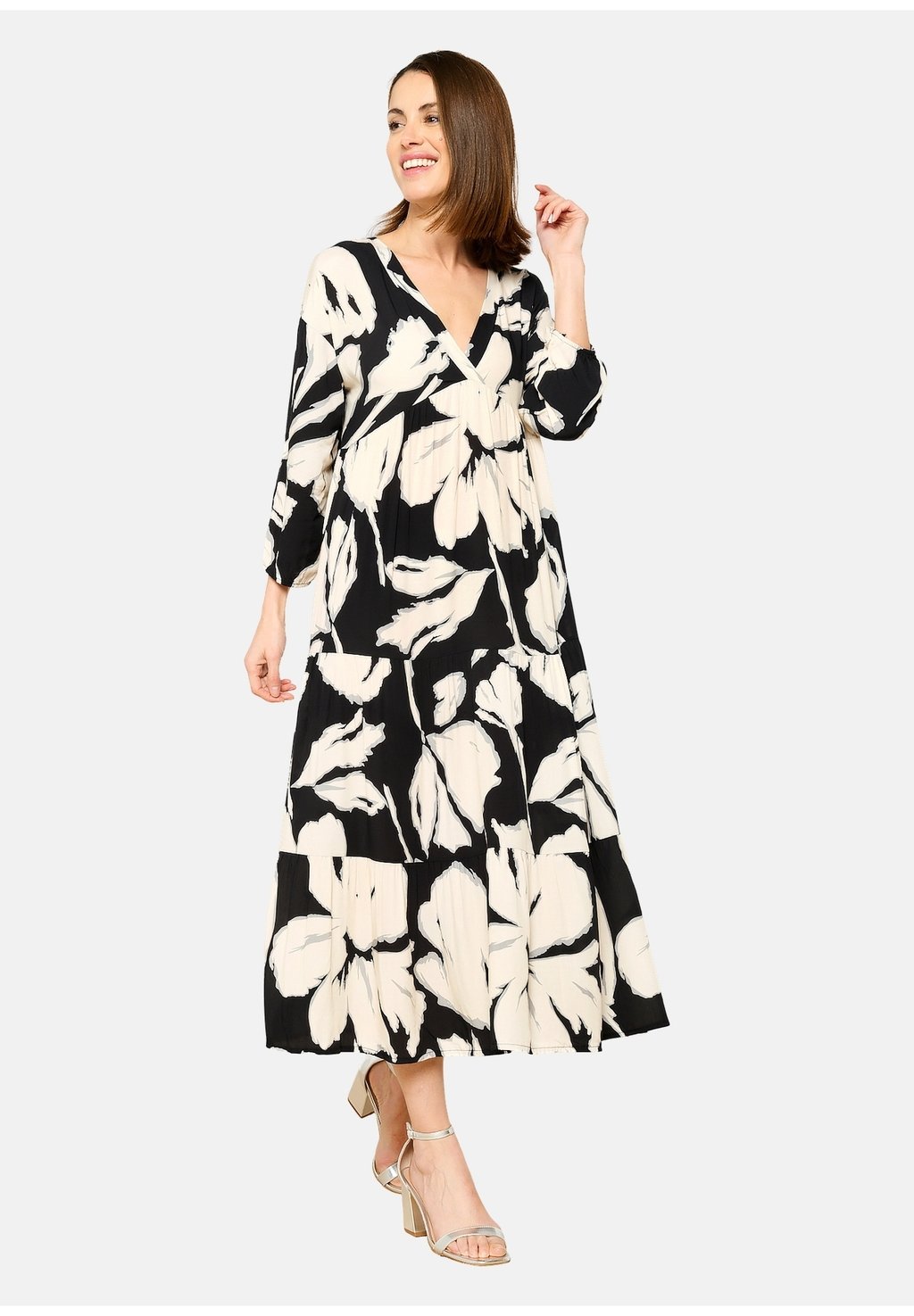 

Дневное платье OVERSIZED WITH FLOWERS LolaLiza, цвет black