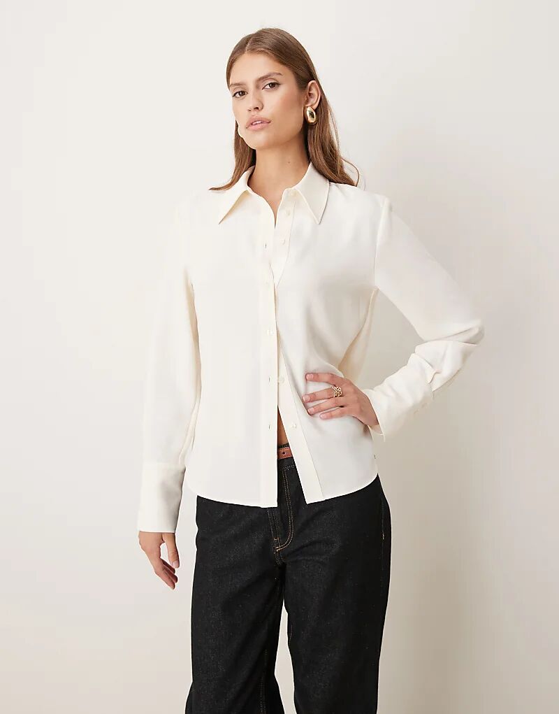 

Рубашка Mango с золотой пуговицой кремового цвета