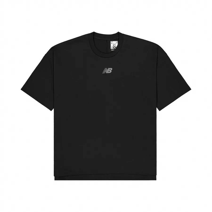 

Футболка унисекс черная New Balance, черный