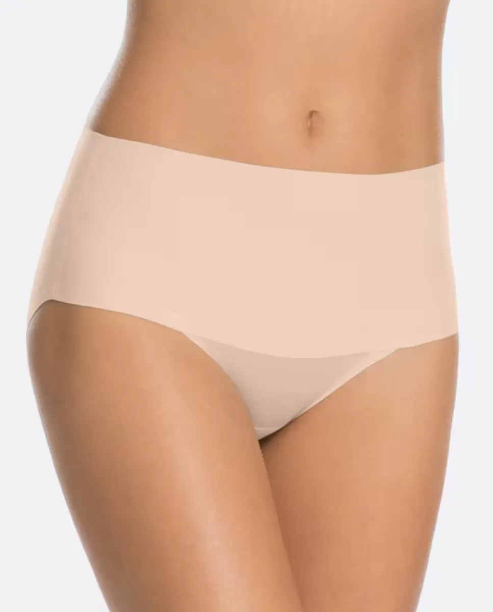 

Бесшовные моделирующие трусики с завышенной талией Spanx, бежевый