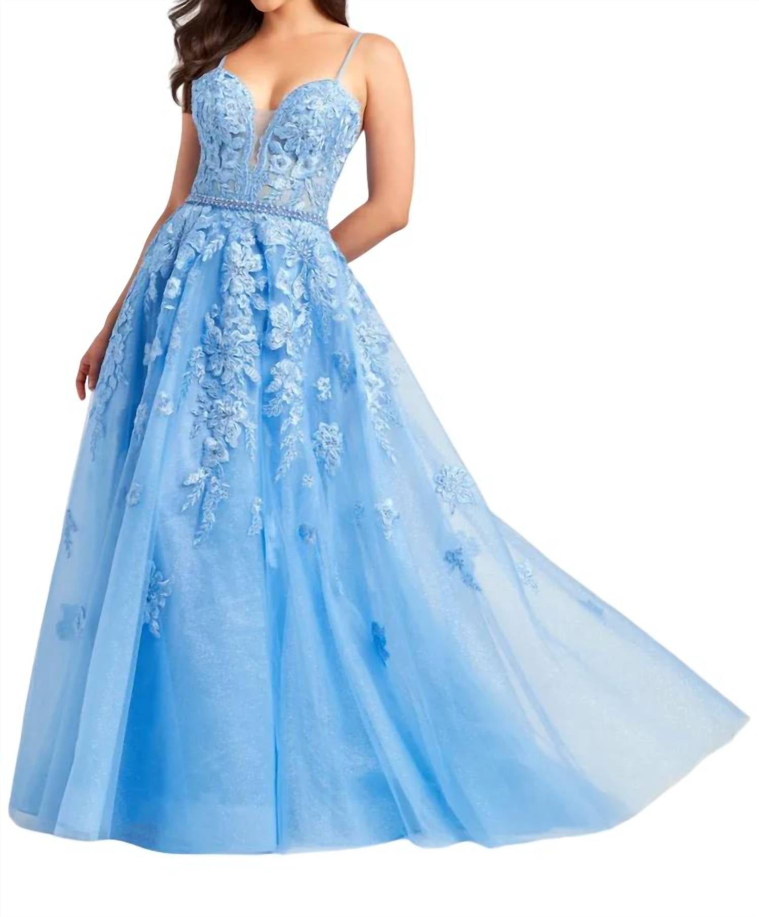 

Голубая колокольчиком платье с кружевной аппликацией из тюля Ellie Wilde