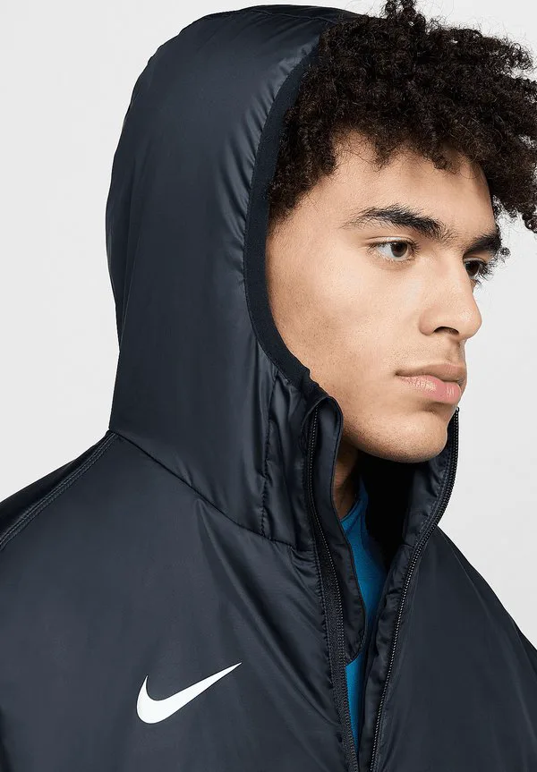 Зимняя куртка академии командного спорта по футболу Nike Performance, Schwarzweiss — фото 4
