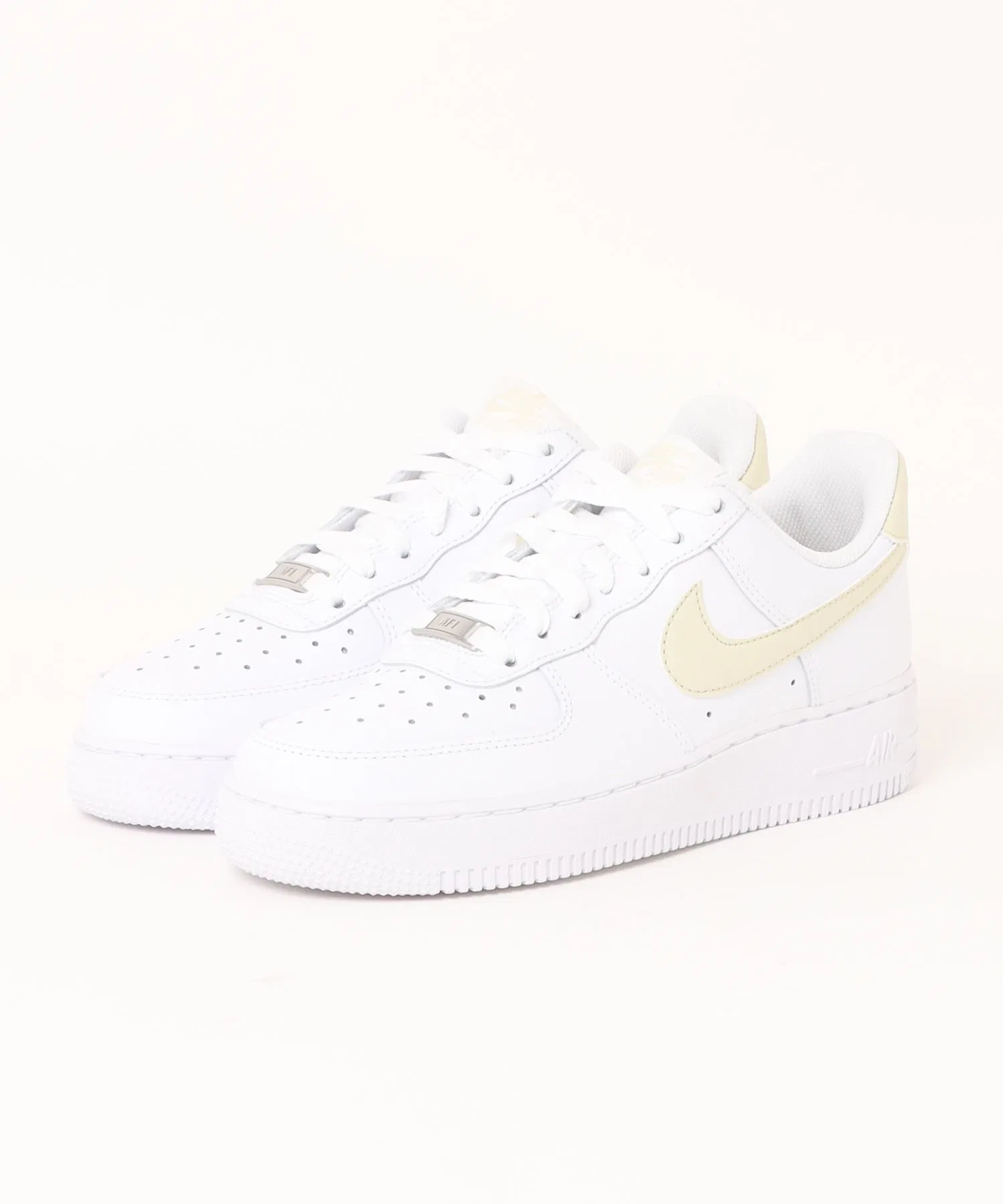 Мужские кроссовки NIKE AIR FORCE 1 из натуральной кожи белые — фото 2