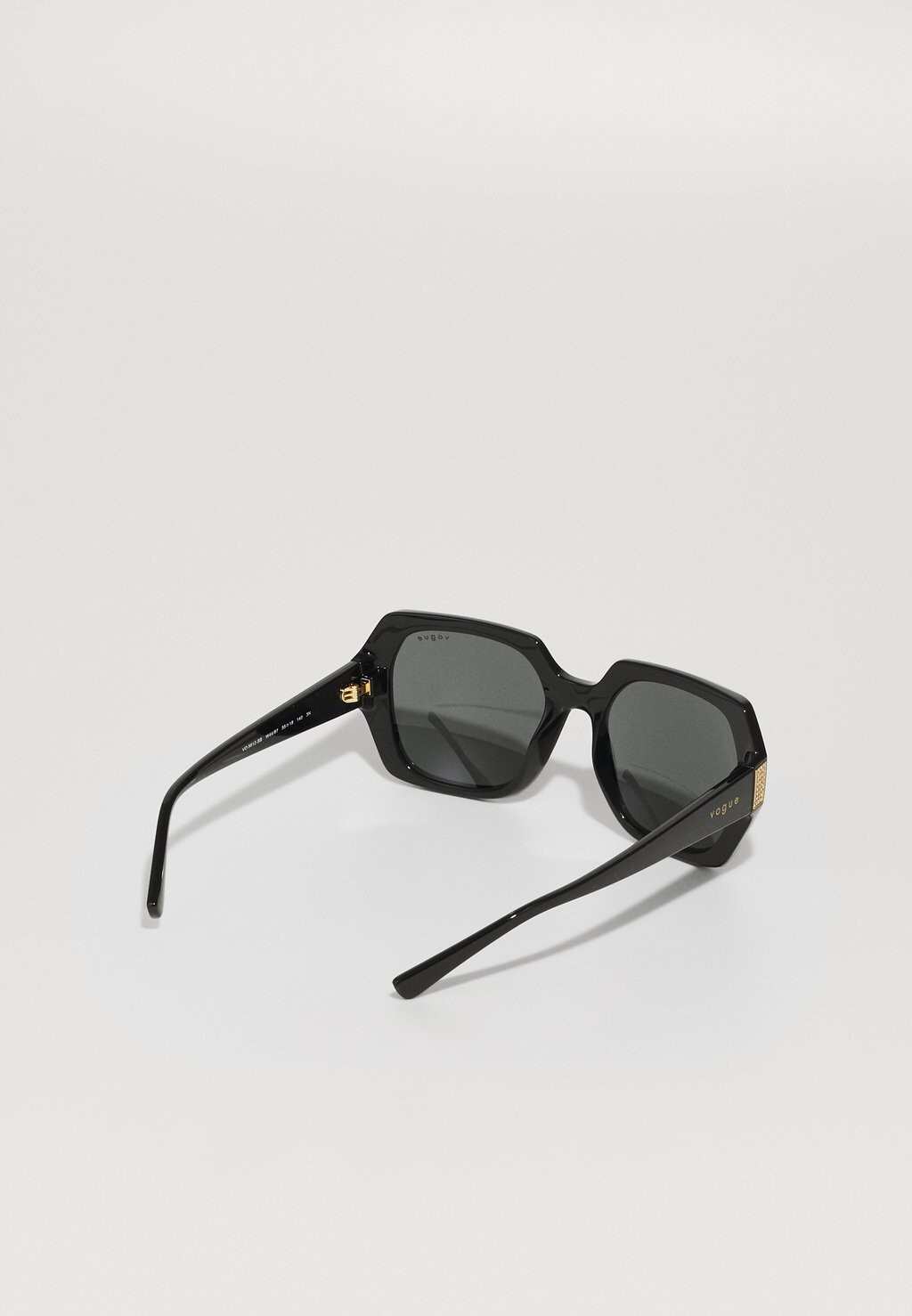 

Солнцезащитные очки VOGUE Eyewear, черный