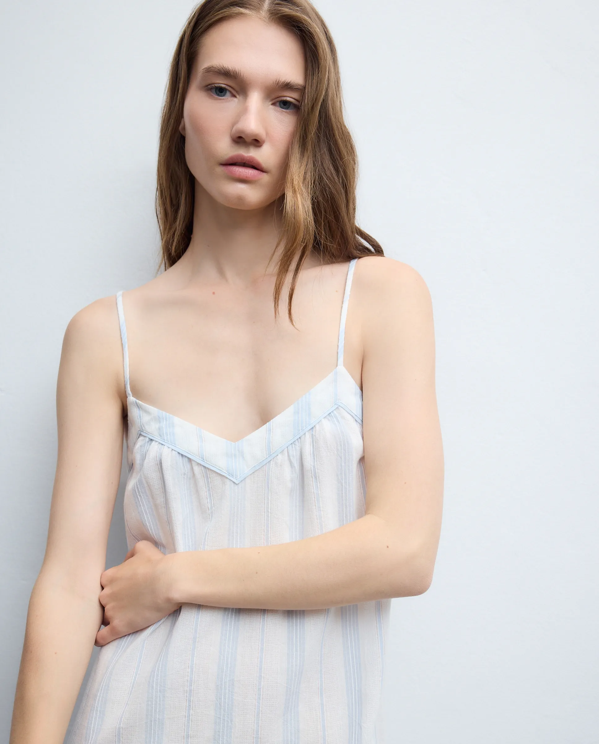 

Короткая расписная ночнушка в полоску с люрексом Easy Wear, светло-голубой