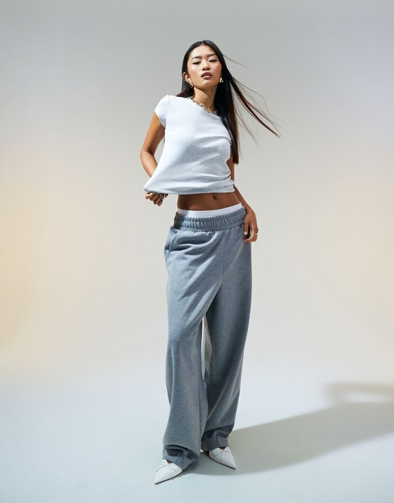 

Темно-серые спортивные штаны с отворотом ASOS DESIGN