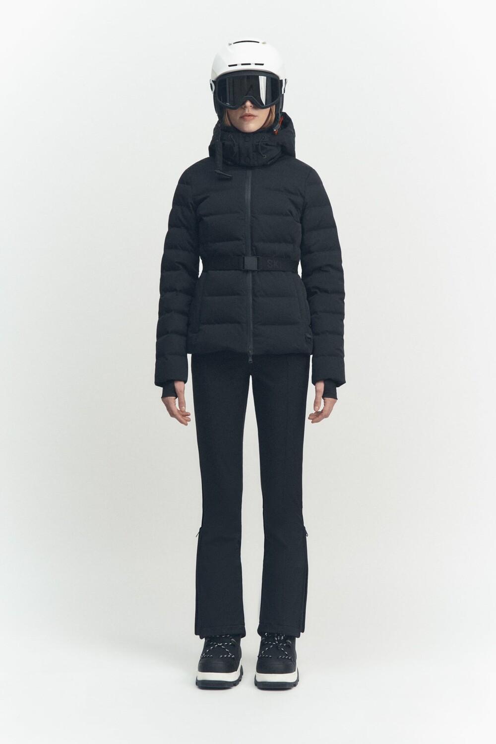 

Ветро- и водонепроницаемая куртка-пуховик recco® system ski collection ZARA, черный
