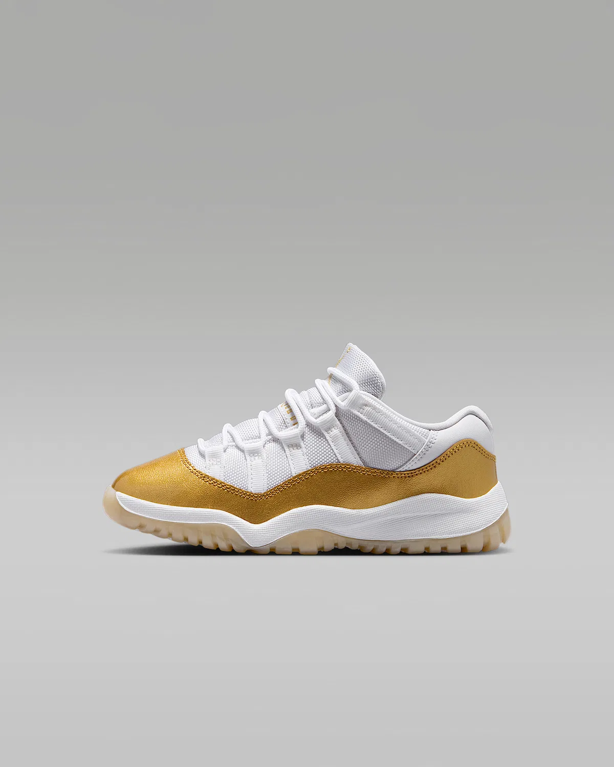 Детские кроссовки Jordan 11 Retro Low "Mother's Day", White/Team Gold/Metallic Gold