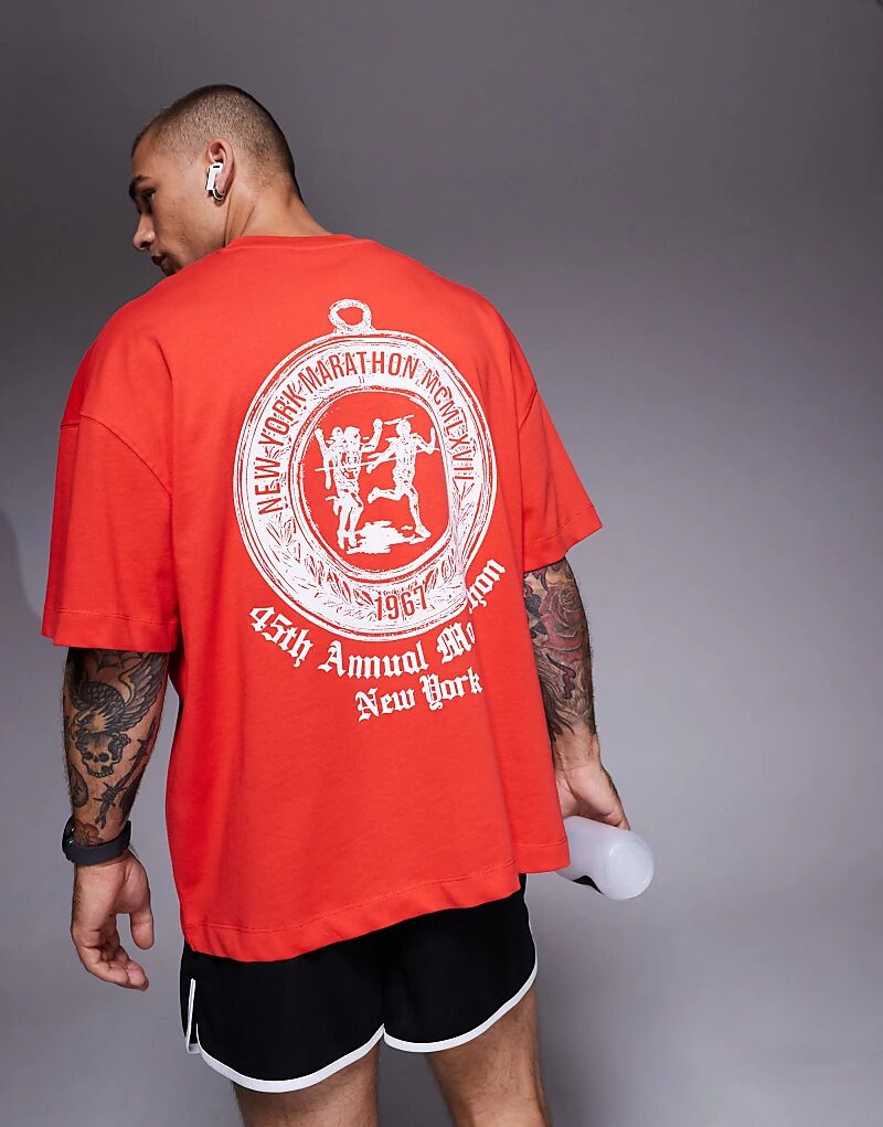 

4505 Футболка свободного кроя с принтом «Running Back» и быстросохнущей отделкой вишневого цвета