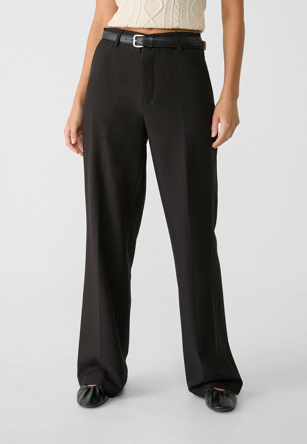 

Брюки FLOWING LEG SMART WITH BELT Stradivarius, черный