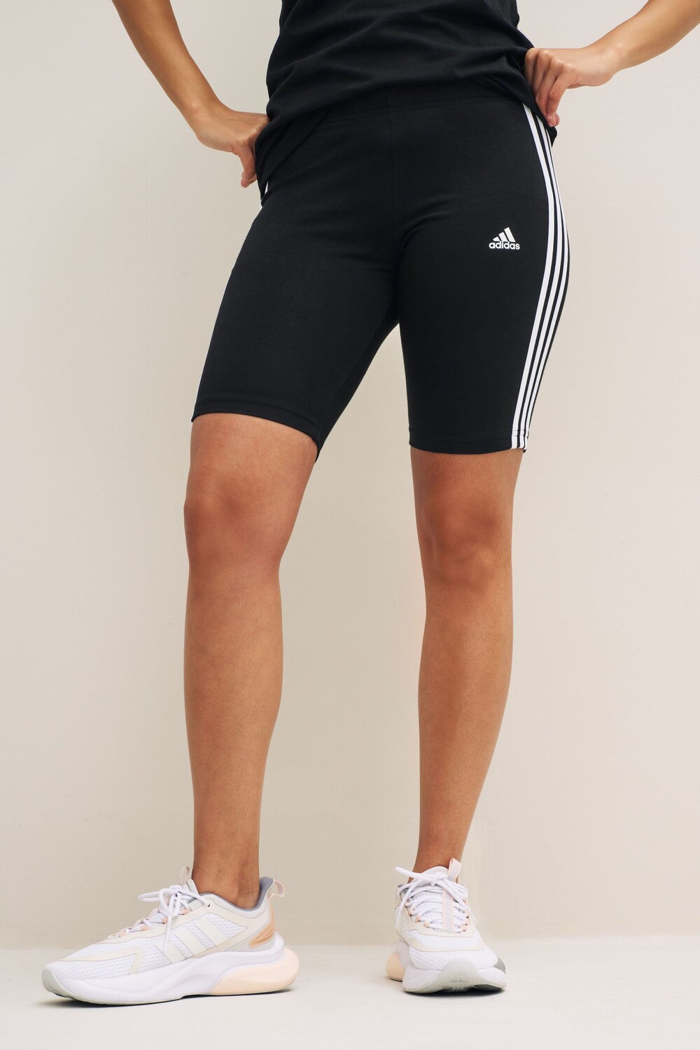 

Шорты с 3 полосками Adidas, черный