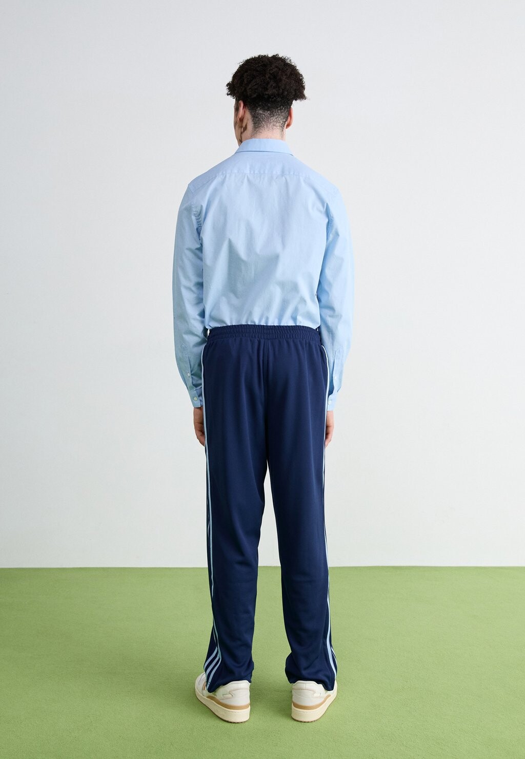 

Спортивные брюки PINTUCK PANT adidas Originals, темно-синий