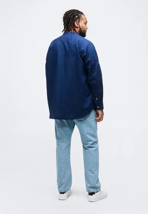 Рубашка Tommy Hilfiger Plus Regular Fit Linen Blend Grandad Collar Shirt, угольно-синий — фото 2