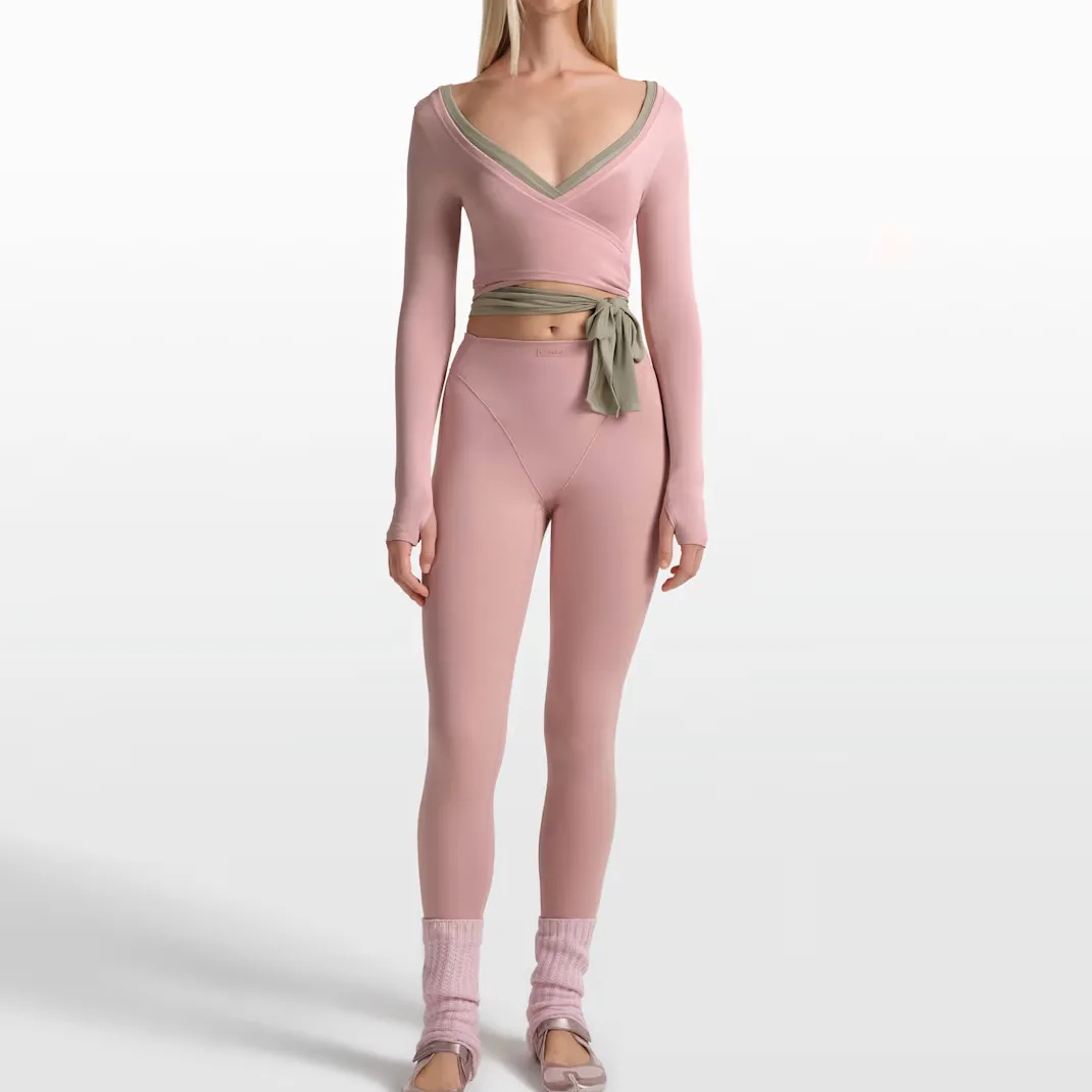 SKIMS Stretch Knit женский топ-блуза с длинными рукавами и запахом Nike, NSKM Swertia — фото 3