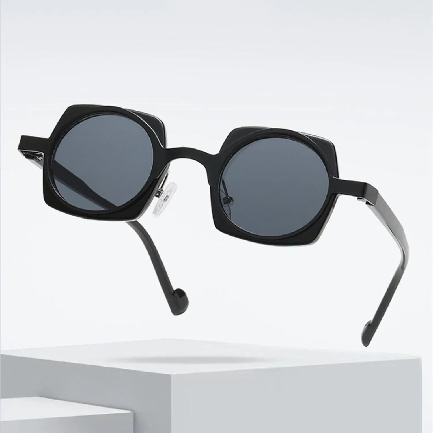 

Популярные модные маленькие солнцезащитные очки для женщин в стиле ретро, ​​конфетные цвета, прозрачные линзы, мужская оправа TVTBBVV, Golden Black Clear