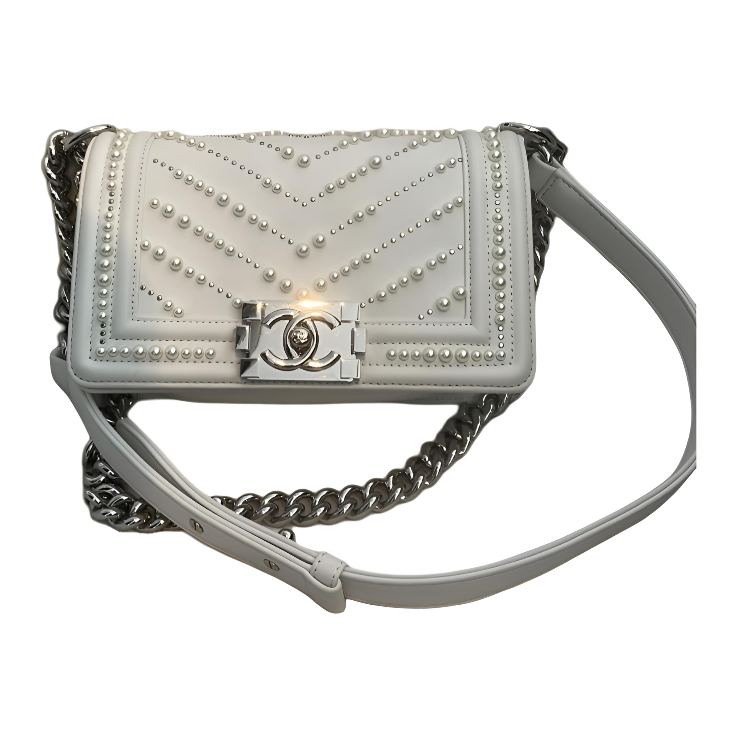 

CHANEL Женская белая сумка через плечо с жемчужным декором