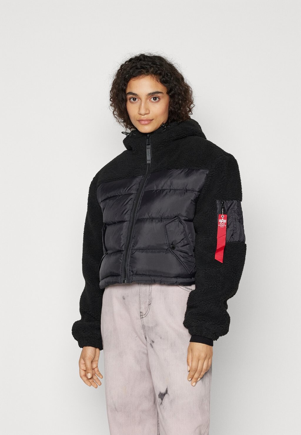 

Зимняя куртка Alpha Industries, черный