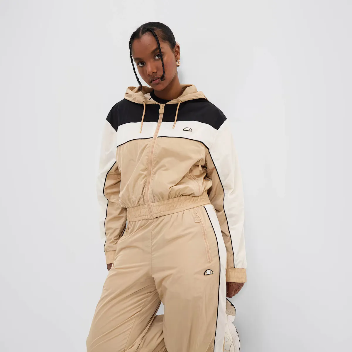 

Женская укороченная спортивная куртка Ellesse Applejack, натуральный
