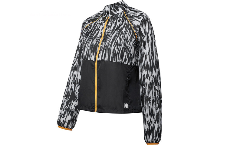 

Куртка Fast Flight женская черная New Balance