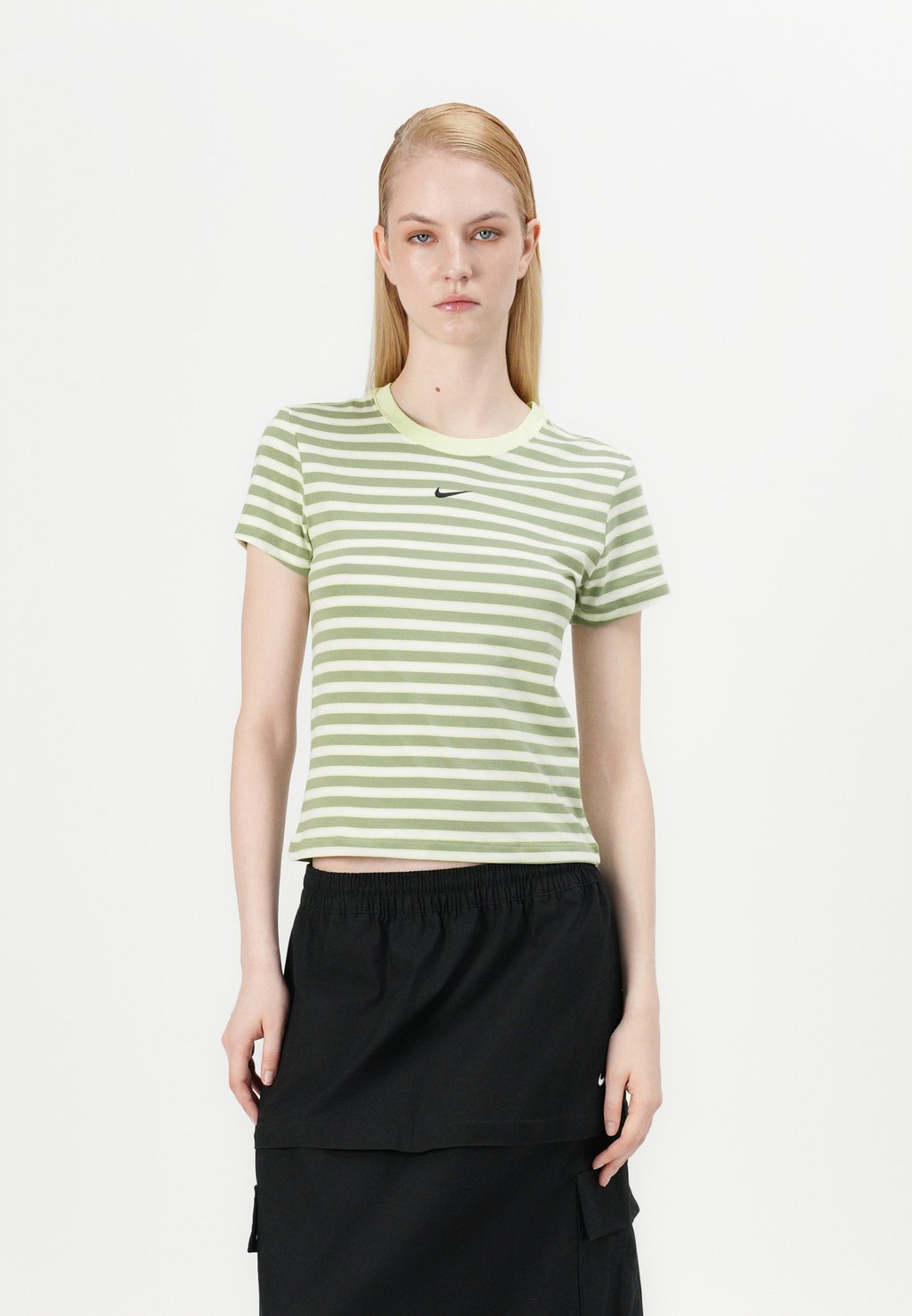 

Футболка с принтом SLIM TEE Nike Sportswear, светло-голубой
