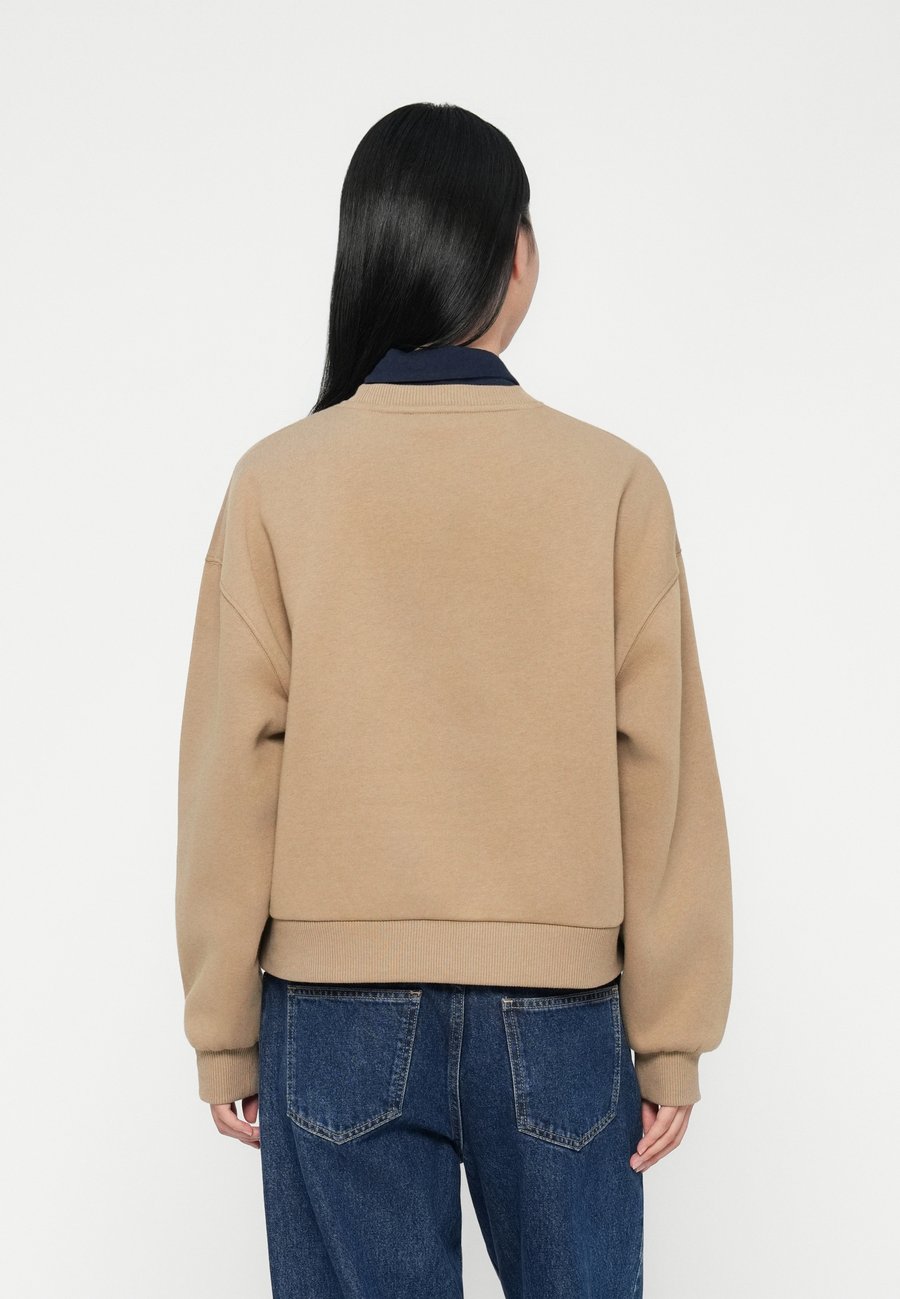 Толстовка Tommy Hilfiger LOGO, Driftwood Taupe/Taupe — фото 3