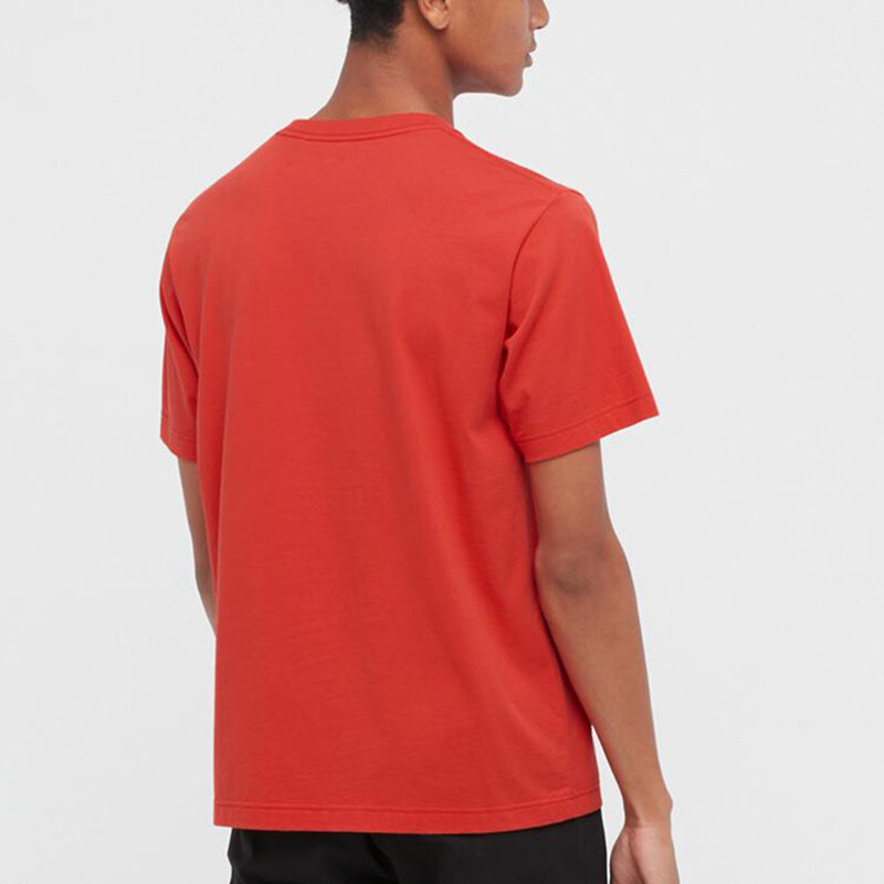 Футболка унисекс кораллово-красная Uniqlo, кораллово-красный — фото 3