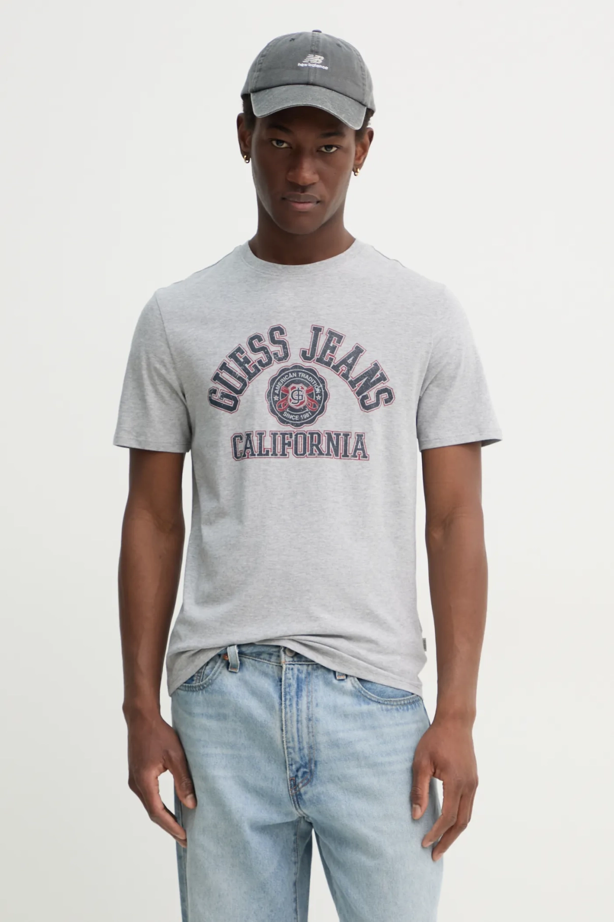 

Хлопковая футболка Guess Jeans, серый