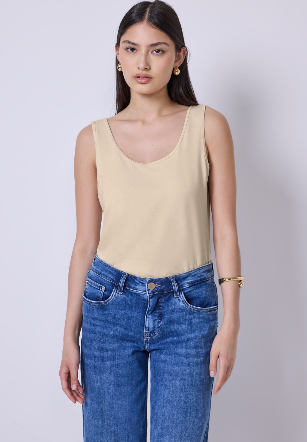 

Топ BASIC Street One Studio, песочный