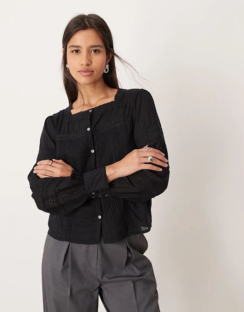 

Блузка на пуговицах от Nobody's Child Chessie черного цвета