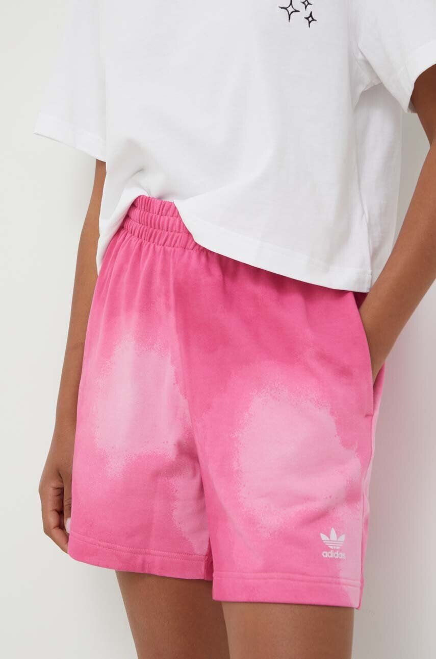 

Хлопковые шорты adidas Originals, розовый