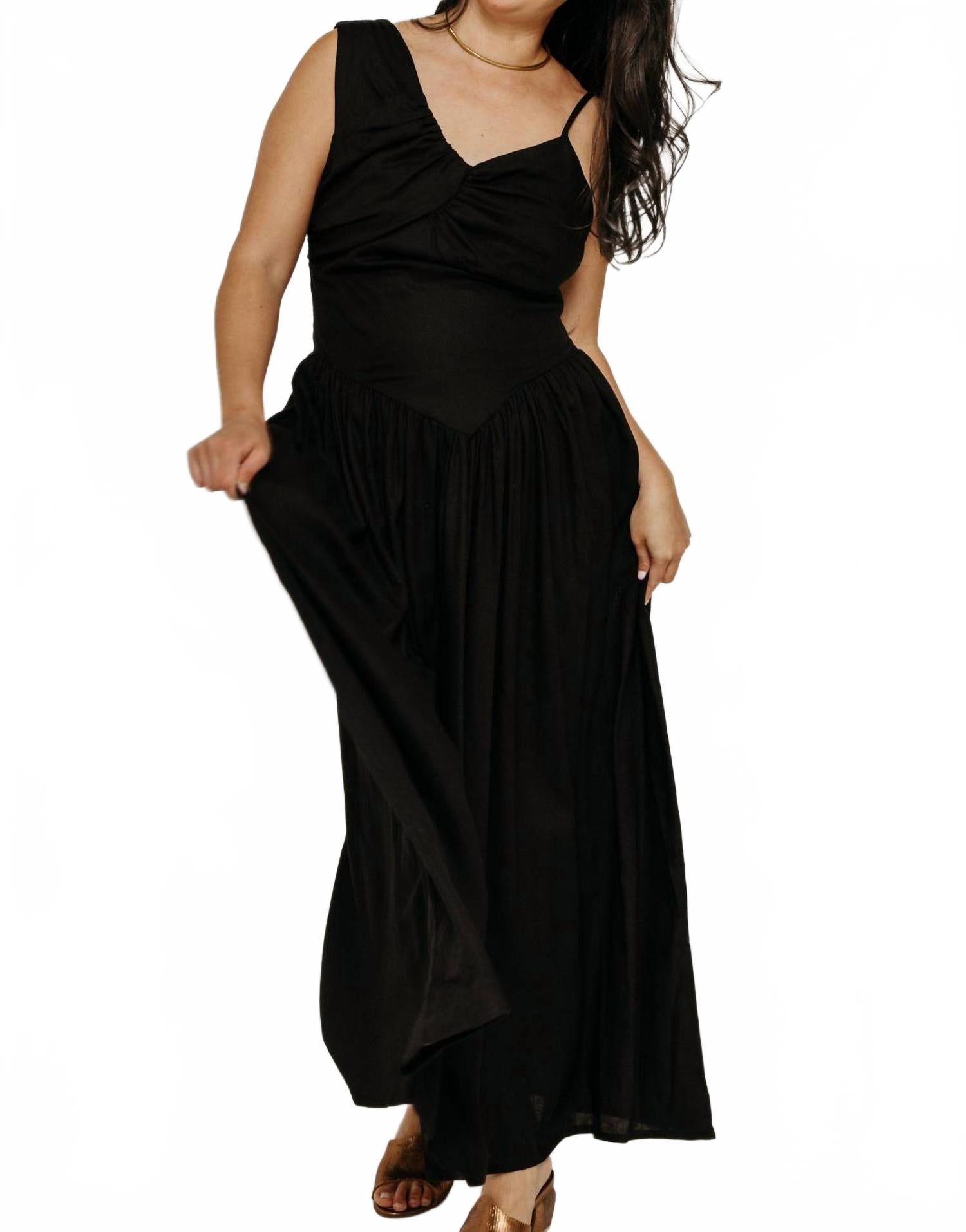 

Платье Chenoa из льна в черном цвете TACH