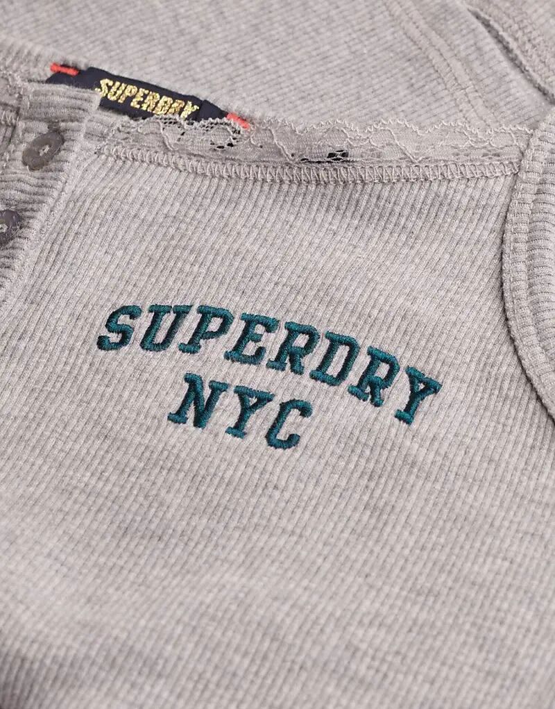 

Топ на бретельках Superdry Athletic essentials с вышитыми пуговицами серого меланжевого цвета