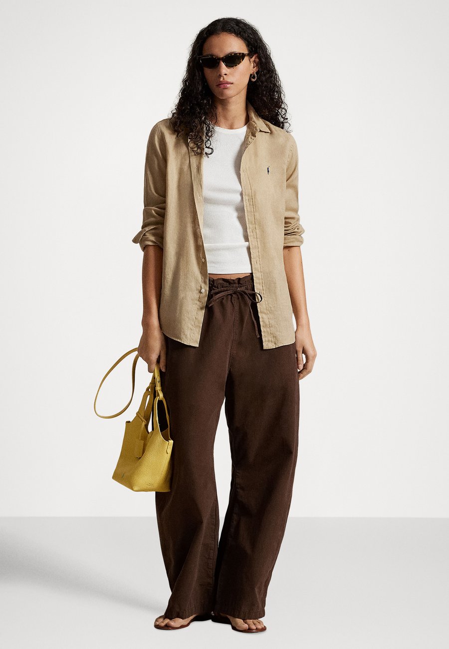 Блуза Polo Ralph Lauren CLASSIC FIT LINEN SHIRT, Coastal Beige/Camel — фото 2