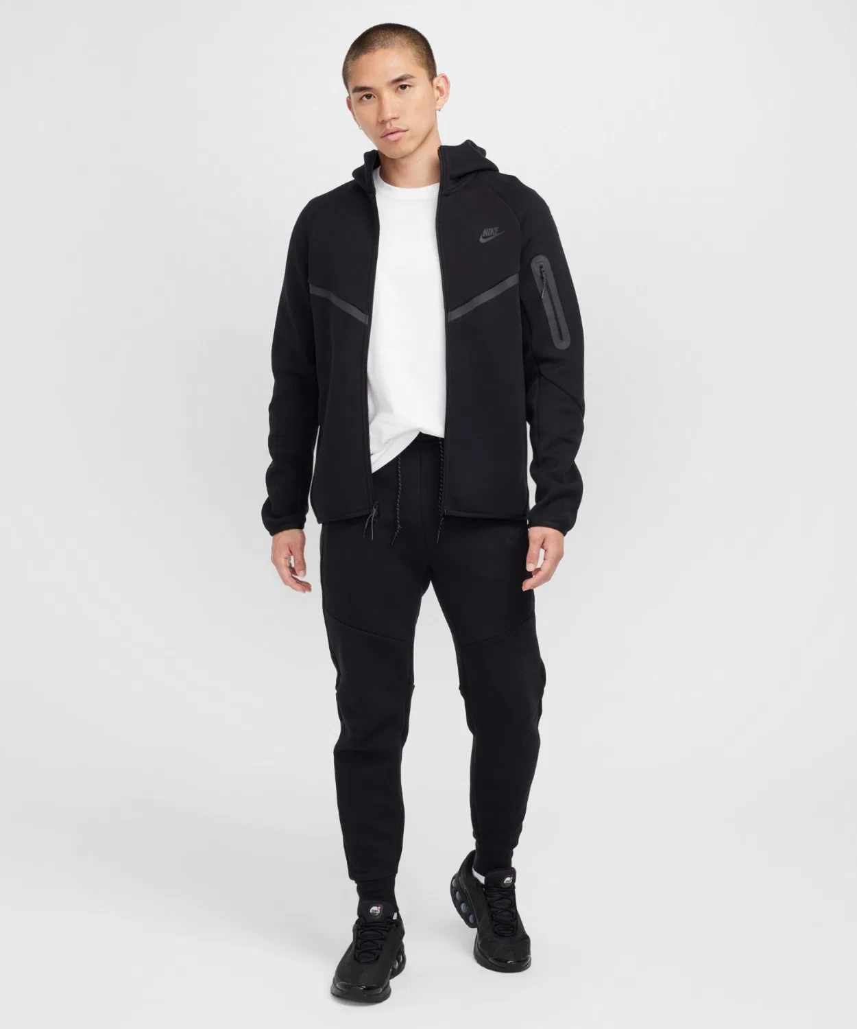 Флисовая худи Nike Tech Fleece с V-образным дизайном, чёрная — фото 2