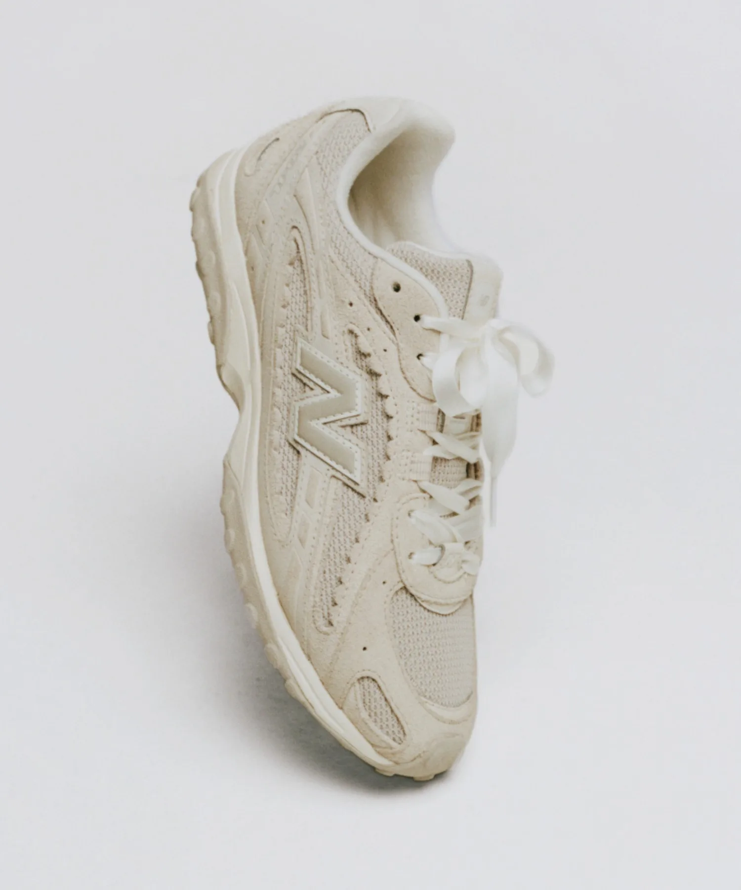 Кроссовки из натуральной кожи и меша 204L New Balance светлые бежевые