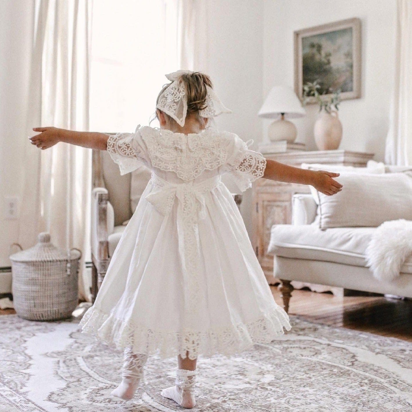 Платье Katherine с вышивкой из льна Petite Maison Kids, белый — фото 2