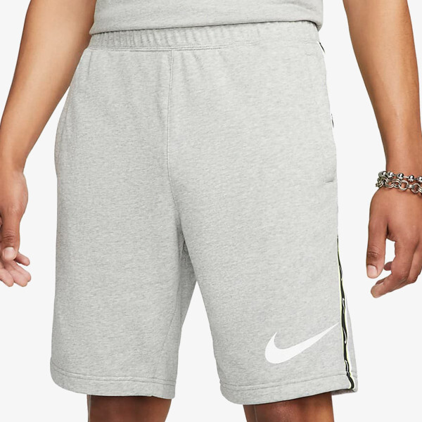 

Шорты повторяются Nike, серый